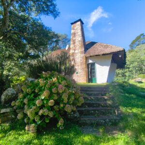 Casa a la Venta en Villa Serrana en Sierra Alta || Estilo Vilamajo Amplio Terreno Vista Privacidad