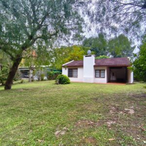 Casa En Alquiler Anual En La Floresta Sur || Amplio Terreno Zona Residencial