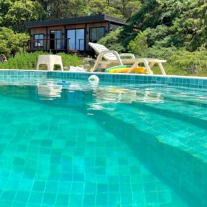 EXCLUSIVO: Complejo Turístico Consolidado en Villa Serrana Las Cumbres || 2 Propiedades Terreno 5.000 m2 Piscina